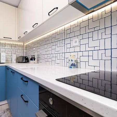 'selin' Walking Distance To Center